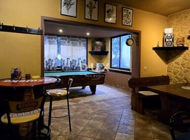 Poslovni prostor, Labin, najam, 1000 €, 65 m2