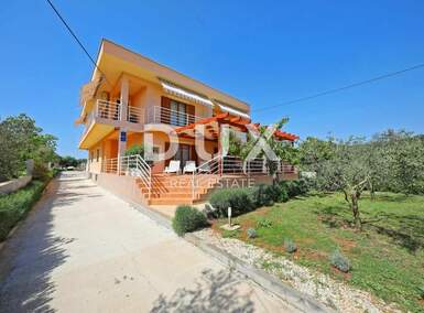 Kuca, Sukošan, prodaja, 1250000 €, 390 m2