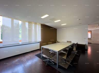 Cetvorosoban stan, Rovinj, prodaja, 890000 €, 171 m2