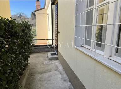 Trosoban stan, Rijeka, Trsat, prodaja, 600 €, 68 m2