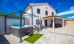 Kuca, Bale, prodaja, 450000 €, 180 m2