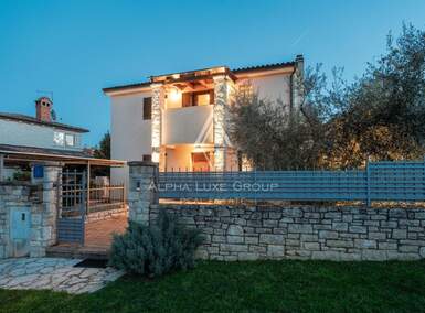 Kuca, Poreč, prodaja, 550000 €, 208 m2