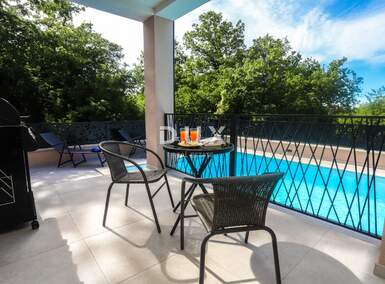 Kuca, Poreč, prodaja, 520000 €, 160 m2