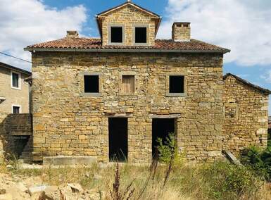 Kuca, Motovun, prodaja, 215000 €, 220 m2
