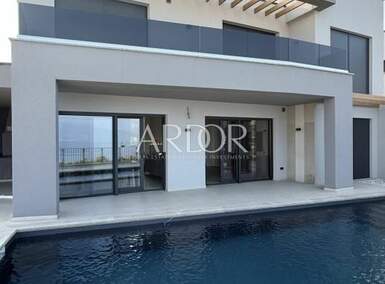 Kuca, Kostrena, Žuknica, najam, 4300 €, 200 m2