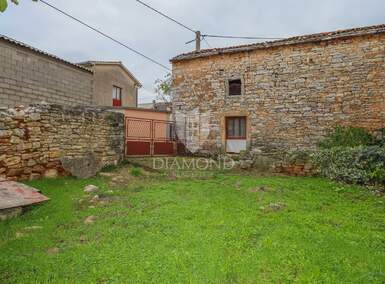 Kuca, Žminj, prodaja, 115000 €, 260 m2