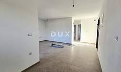 Trosoban stan, Pula, Valdebek, prodaja, 242000 €, 79 m2