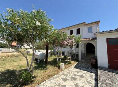 Kuca, Fažana, Valbandon, prodaja, 480000 €, 275 m2