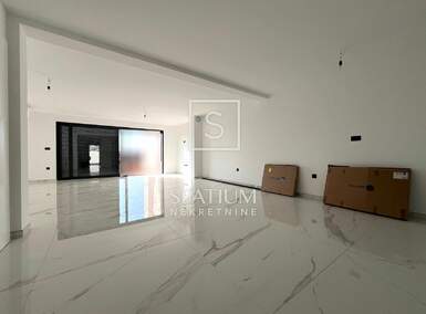 Cetvorosoban stan, Opatija, Pobri, prodaja, 720000 €, 162 m2