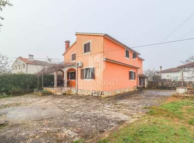 Kuca, Rovinj, prodaja, 395000 €, 201 m2