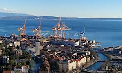 Trosoban stan, Rijeka, Kozala, prodaja, 249000 €, 80 m2