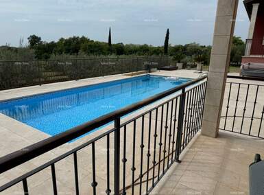 Dvosoban stan, Buje, prodaja, 380000 €, 110 m2