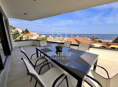 Cetvorosoban stan, Opatija, Ičići, najam, 3000 €, 150 m2