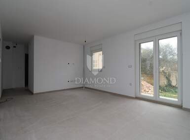 Trosoban stan, Pula, Valdebek, prodaja, 190000 €, 55 m2