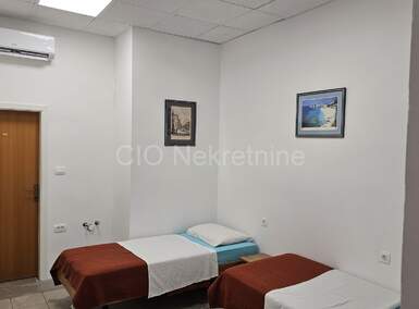 Poslovni prostor, Split, najam, 250 €, 900 m2