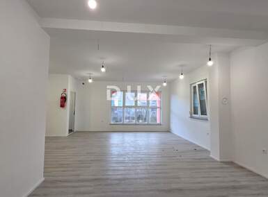 Poslovni prostor, Viškovo, Saršoni, prodaja, 199000 €, 73 m2