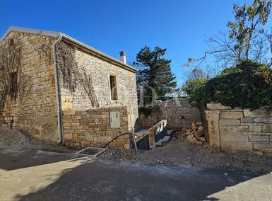 Kuca, Tinjan, prodaja, 215000 €, 82 m2