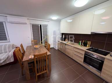 Trosoban stan, Pula, Veruda, prodaja, 311300 €, 74 m2