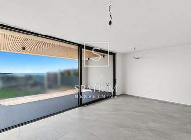 Trosoban stan, Novigrad, prodaja, 485000 €, 94 m2