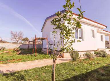 Kuca, Pula, prodaja, 289000 €, 90 m2