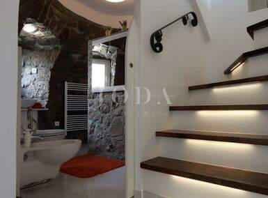 Dvosoban stan, Opatija, Ičići, prodaja, 280000 €, 67 m2