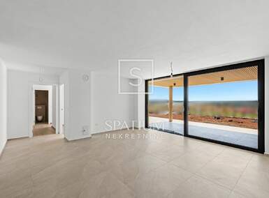 Trosoban stan, Novigrad, prodaja, 645000 €, 122 m2