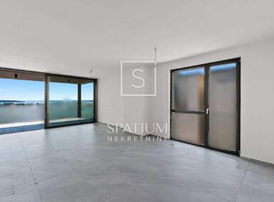 Trosoban stan, Novigrad, prodaja, 615000 €, 120 m2