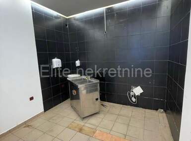 Poslovni prostor, Rijeka, Centar, najam, 700 €, 15 m2