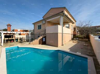 Kuca, Pula, prodaja, 536000 €, 180 m2