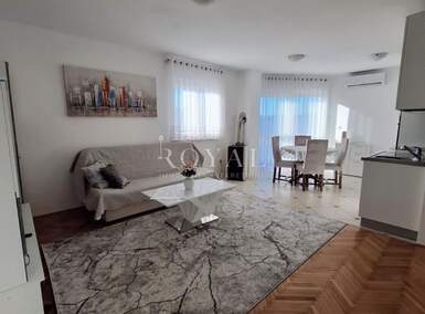 Trosoban stan, Viškovo, Mladenići, najam, 700 €, 60 m2