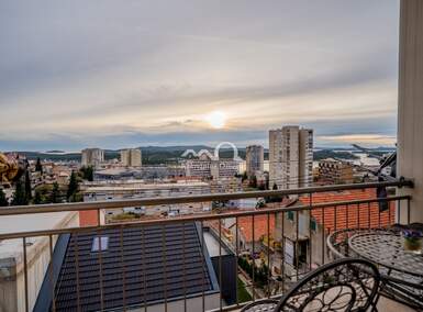 Trosoban stan, Šibenik, Baldekin, prodaja, 220000 €, 100 m2