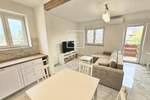 Trosoban stan, Pula, najam, 900 €, 64 m2