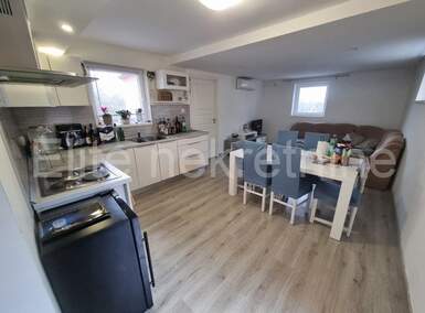 Cetvorosoban stan, Kastav, najam, 1250 €, 100 m2