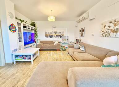 Cetvorosoban stan, Kastav, Rešetari, najam, 1150 €, 115 m2