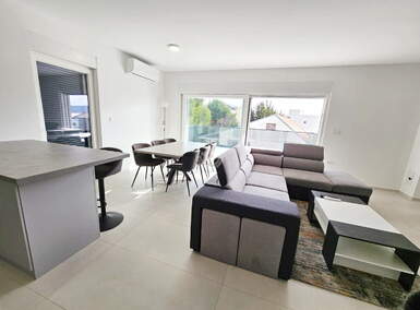 Stan, Vodice, prodaja, 780000 €, 240 m2