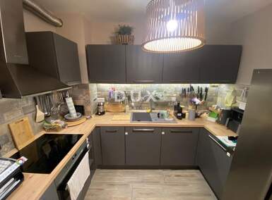 Trosoban stan, Kastav, Rešetari, prodaja, 329000 €, 80 m2