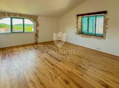 Trosoban stan, Buje, prodaja, 225000 €, 62 m2