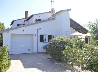 Kuca, Poreč, prodaja, 750000 €, 236 m2