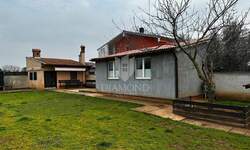 Kuca, Pula, Monteserpo - Komunal, prodaja, 150000 €, 57 m2