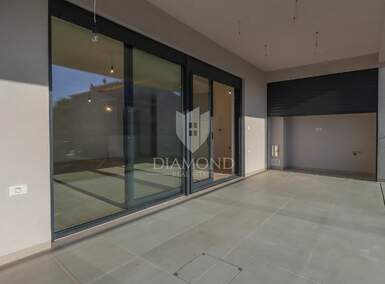 Trosoban stan, Pula, Štinjan, prodaja, 490000 €, 118 m2