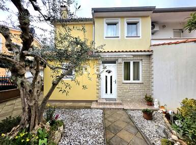 Kuca, Poreč, prodaja, 350000 €, 145 m2