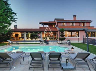 Kuca, Pula, Centar, prodaja, 1150000 €, 350 m2