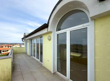 Trosoban stan, Pula, prodaja, 315000 €, 115 m2