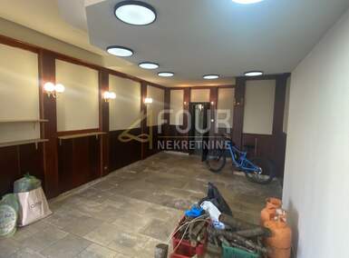 Poslovni prostor, Poreč, najam, 1200 €, 40 m2