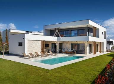 Kuca, Poreč, prodaja, 1390000 €, 218 m2