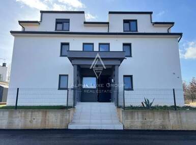 Trosoban stan, Poreč, Garbina, prodaja, 198000 €, 64 m2