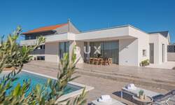 Kuca, Šibenik, Bilice, prodaja, 665000 €, 120 m2