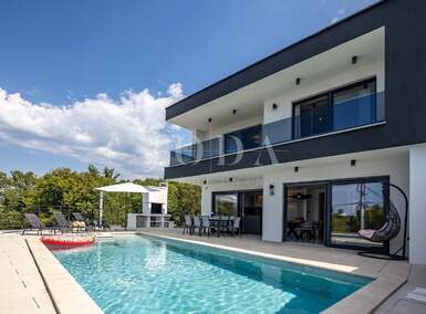 Kuca, Kostrena, prodaja, 850000 €, 232 m2