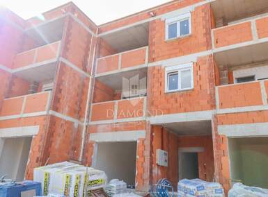 Trosoban stan, Pula, Šijana, prodaja, 234000 €, 77 m2