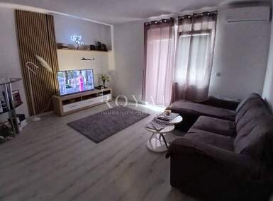 Trosoban stan, Rijeka, Krnjevo, najam, 800 €, 60 m2